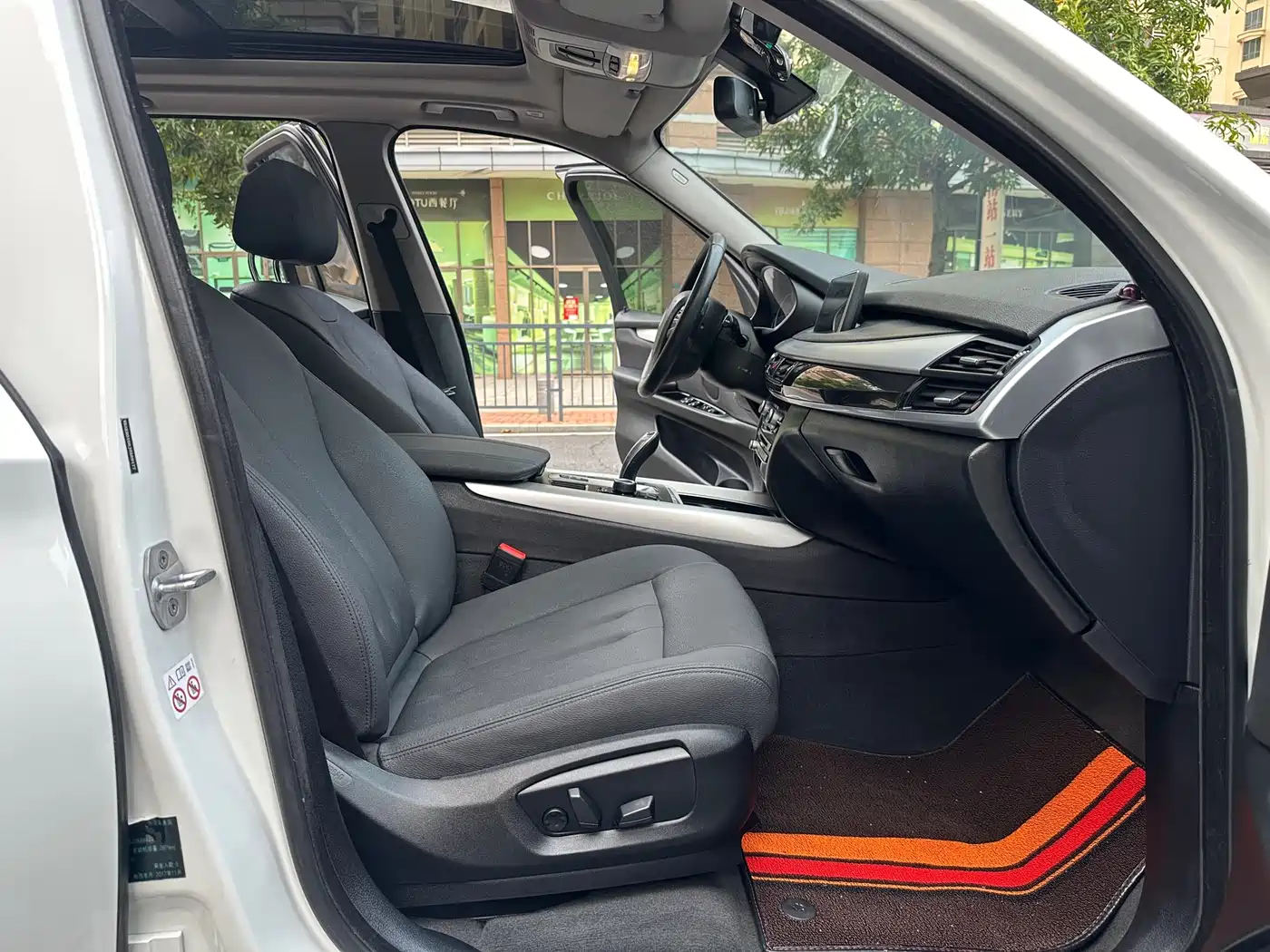 BMW X5 (Import) 2018 xDrive35i Elegant Model фото 11