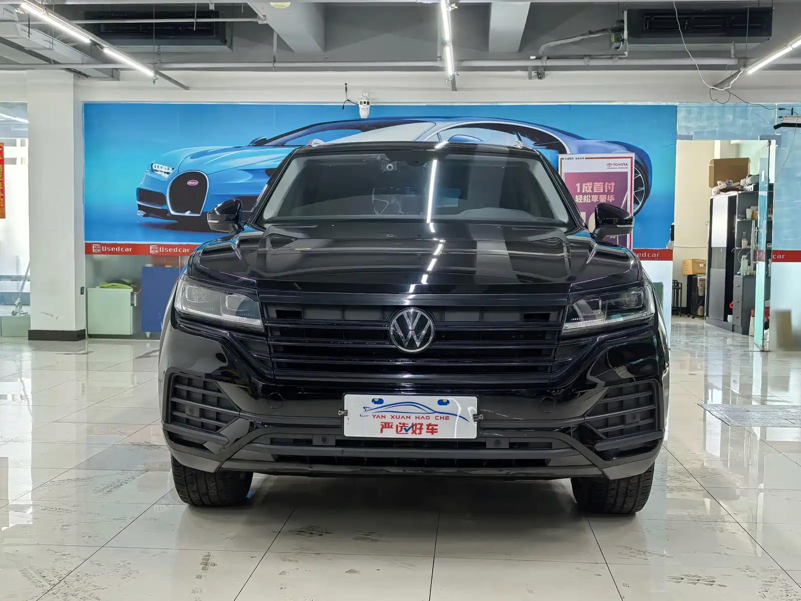 Фото 2 - Volkswagen Touareg