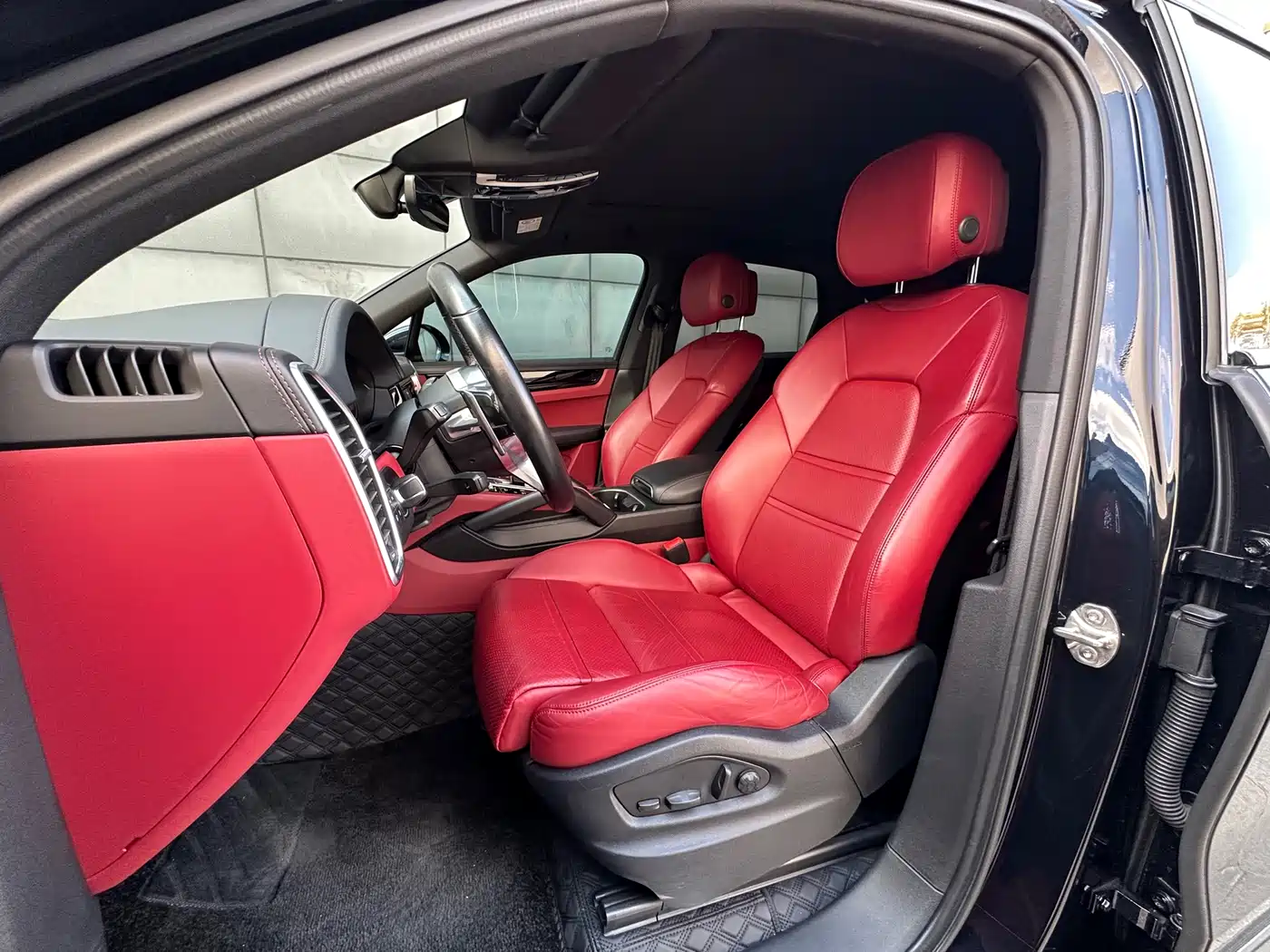 Porsche Cayenne New Energy 2022 Cayenne E-Hybrid 2.0T Platinum Edition фото 12
