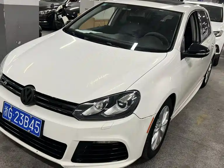 صورة 1 - Volkswagen Golf