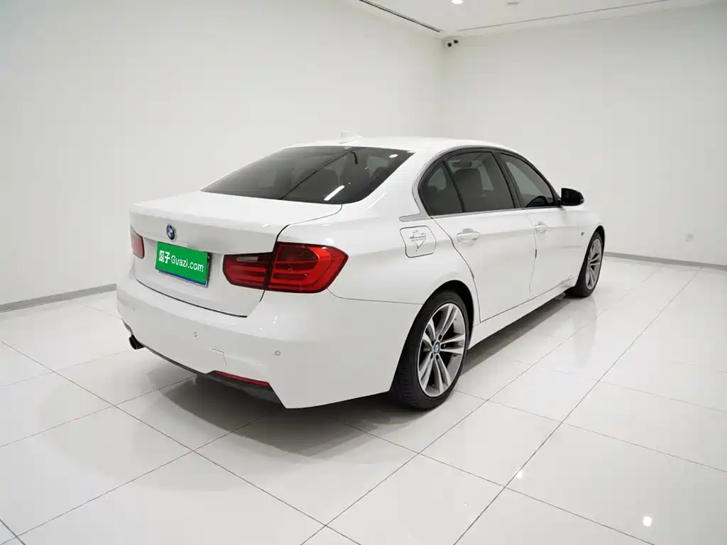 Photo 6 - BMW 3 Series