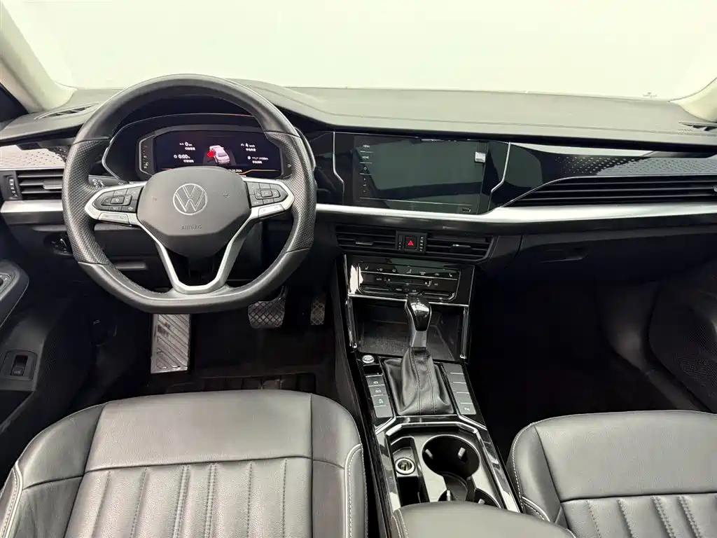 Volkswagen Passat 2022 330TSI Starlight Elite Edition фото 9