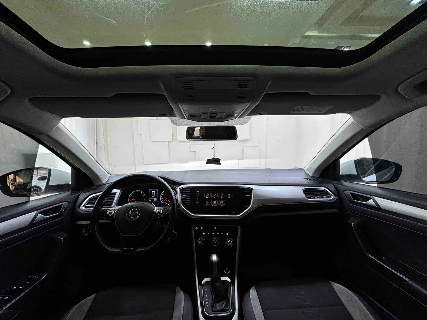 Volkswagen T-ROC 2021 Facelift 280TSI DSG 2WD Elite Smart Connect Edition фото 17