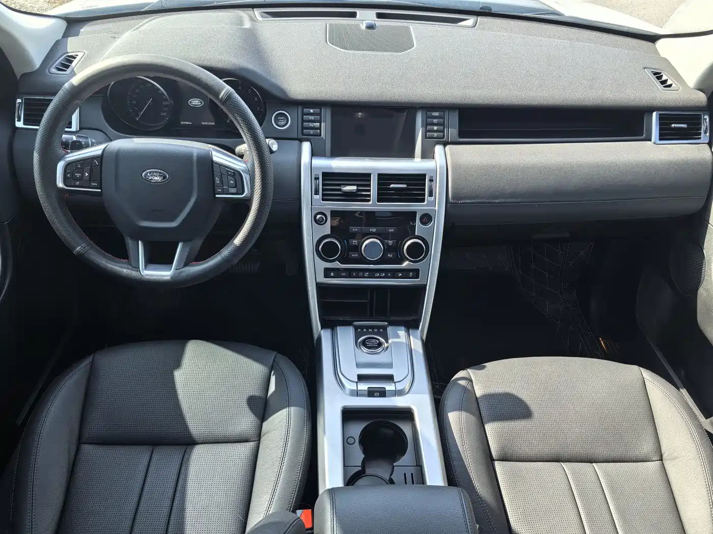 Land Rover Discovery Sport 2018 240PS SE Edition фото 8