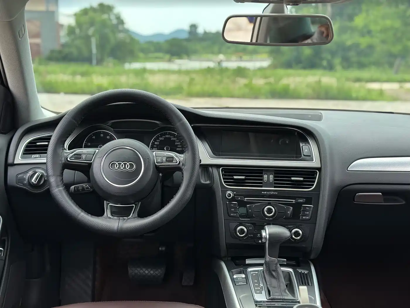 Фото 17 - Audi A4L