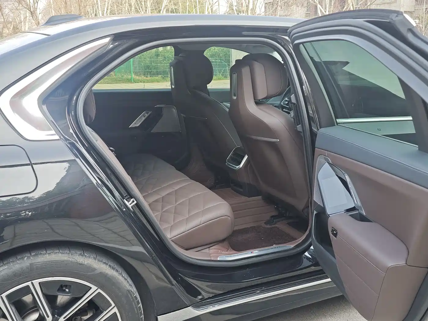 BMW 7 Series 2023 Model 735Li M Sport Package фото 7