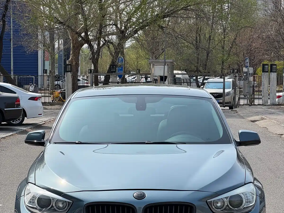 BMW 5 Series GT 2011 535i xDrive Luxury Model фото 2
