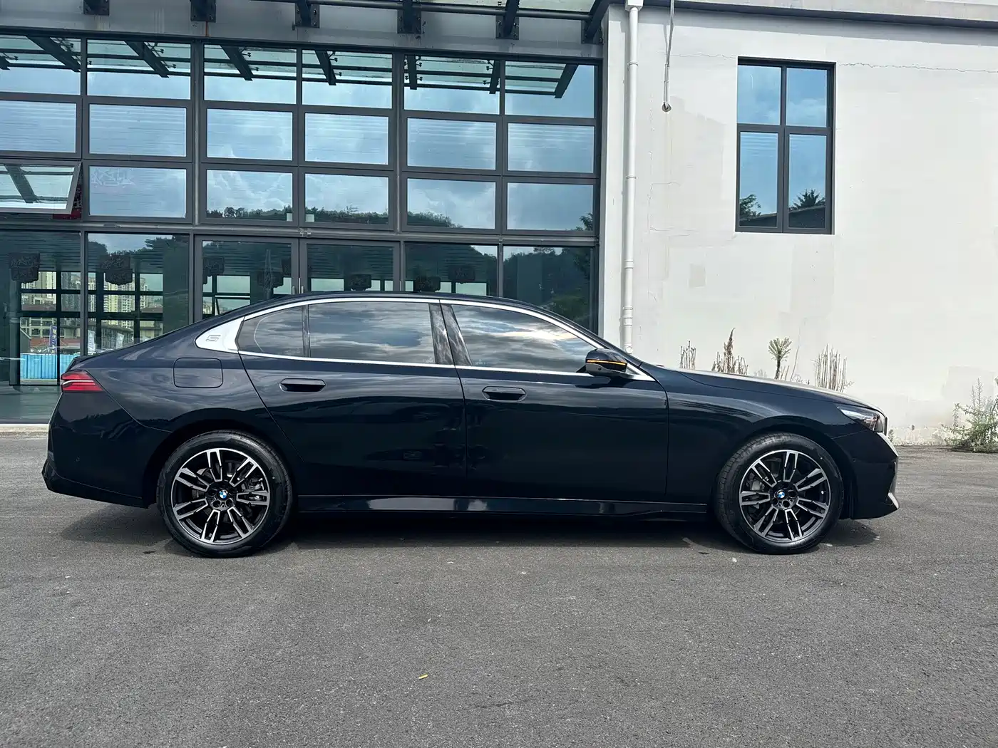 BMW 5 Series 2026 2026 530Li Leading M Sport Package