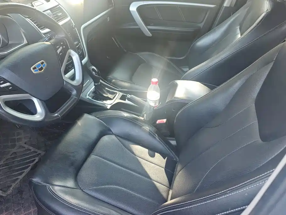 Фото 9 - Geely Emgrand