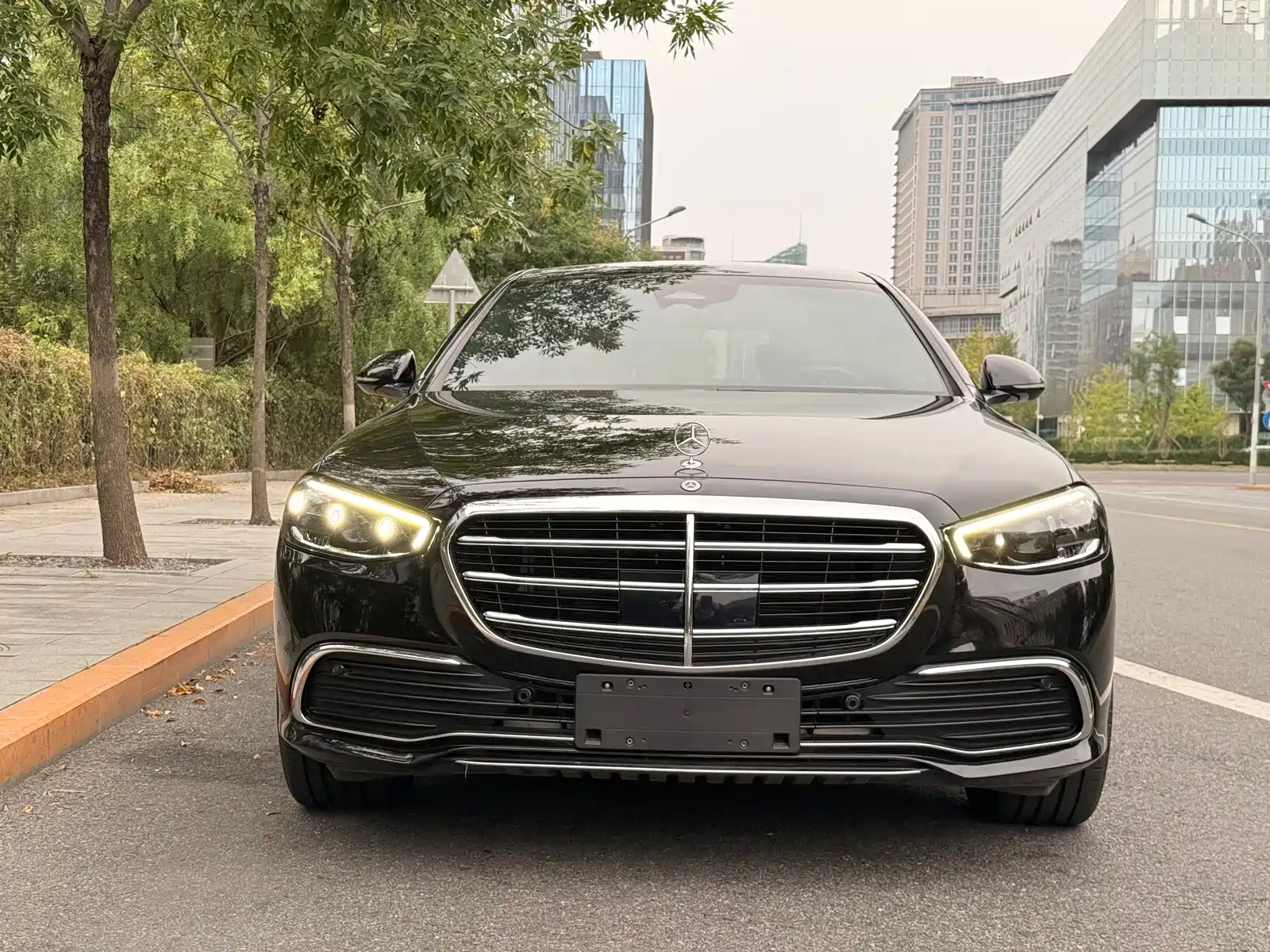 Photo 2 - Mercedes-Benz S-Class