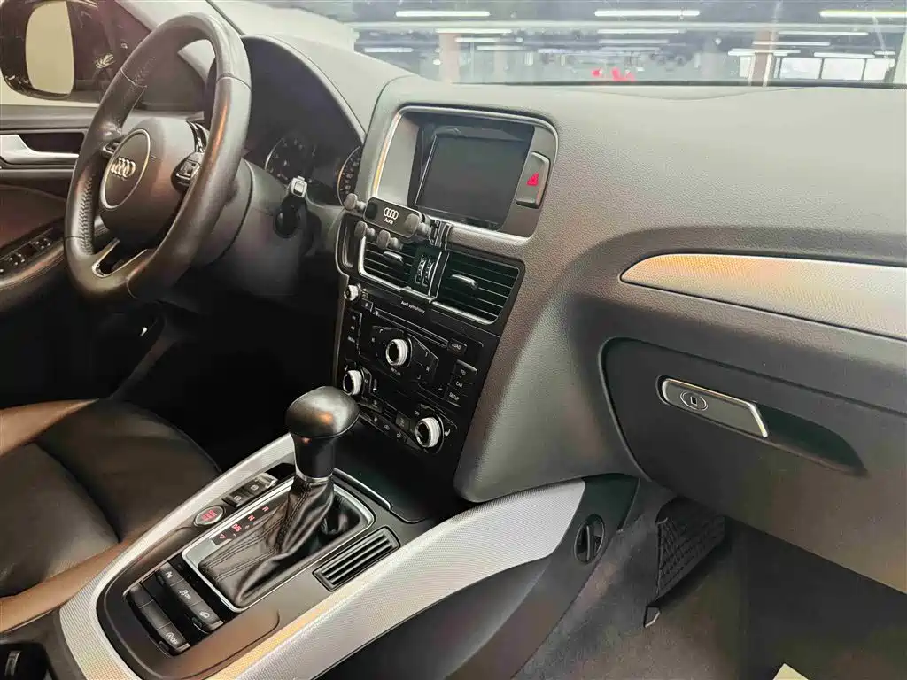 Audi Q5 2017 Plus 40 TFSI Technology фото 27