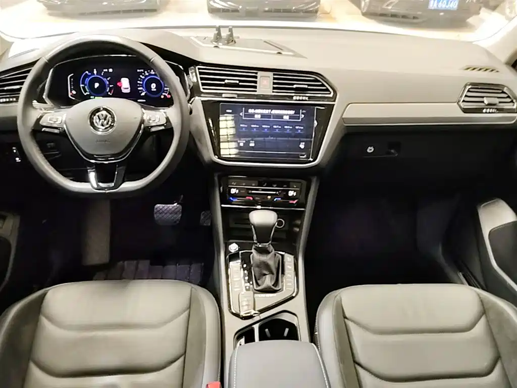 VOLKSWAGEN TIGUAN L NEW ENERGY