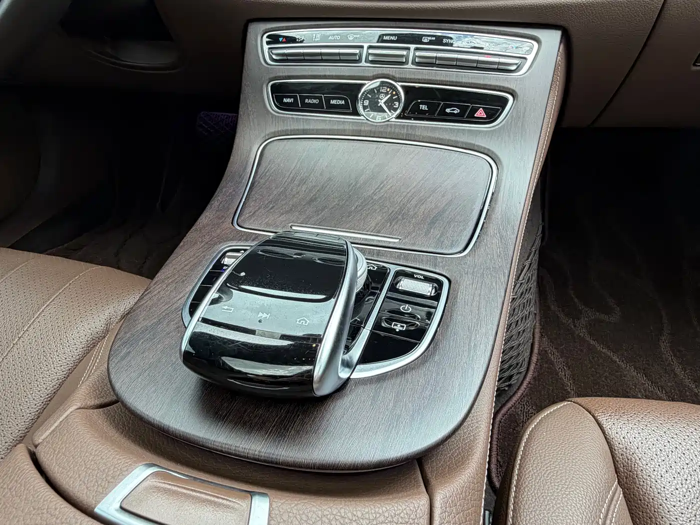 Mercedes-Benz E-Class 2017 E 300 L Luxury фото 15