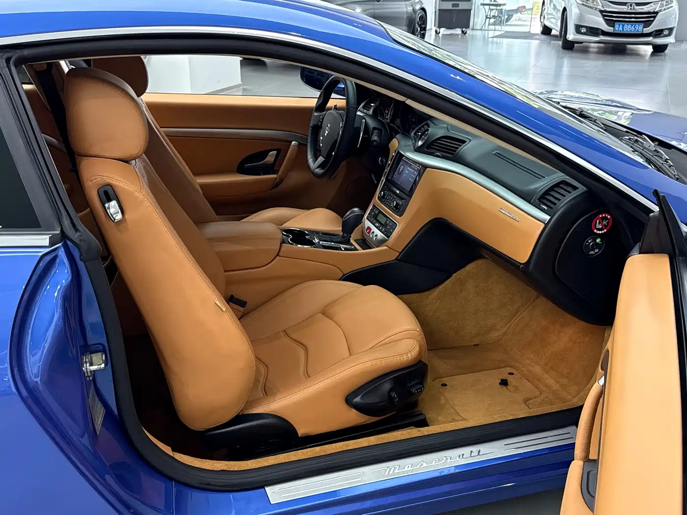 Maserati GranTurismo 2015 2007 4.2L Standard