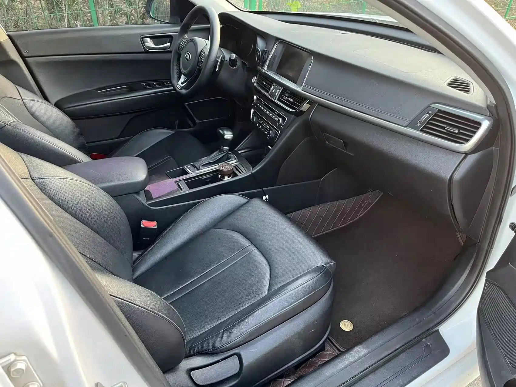 Photo 15 - Kia K5