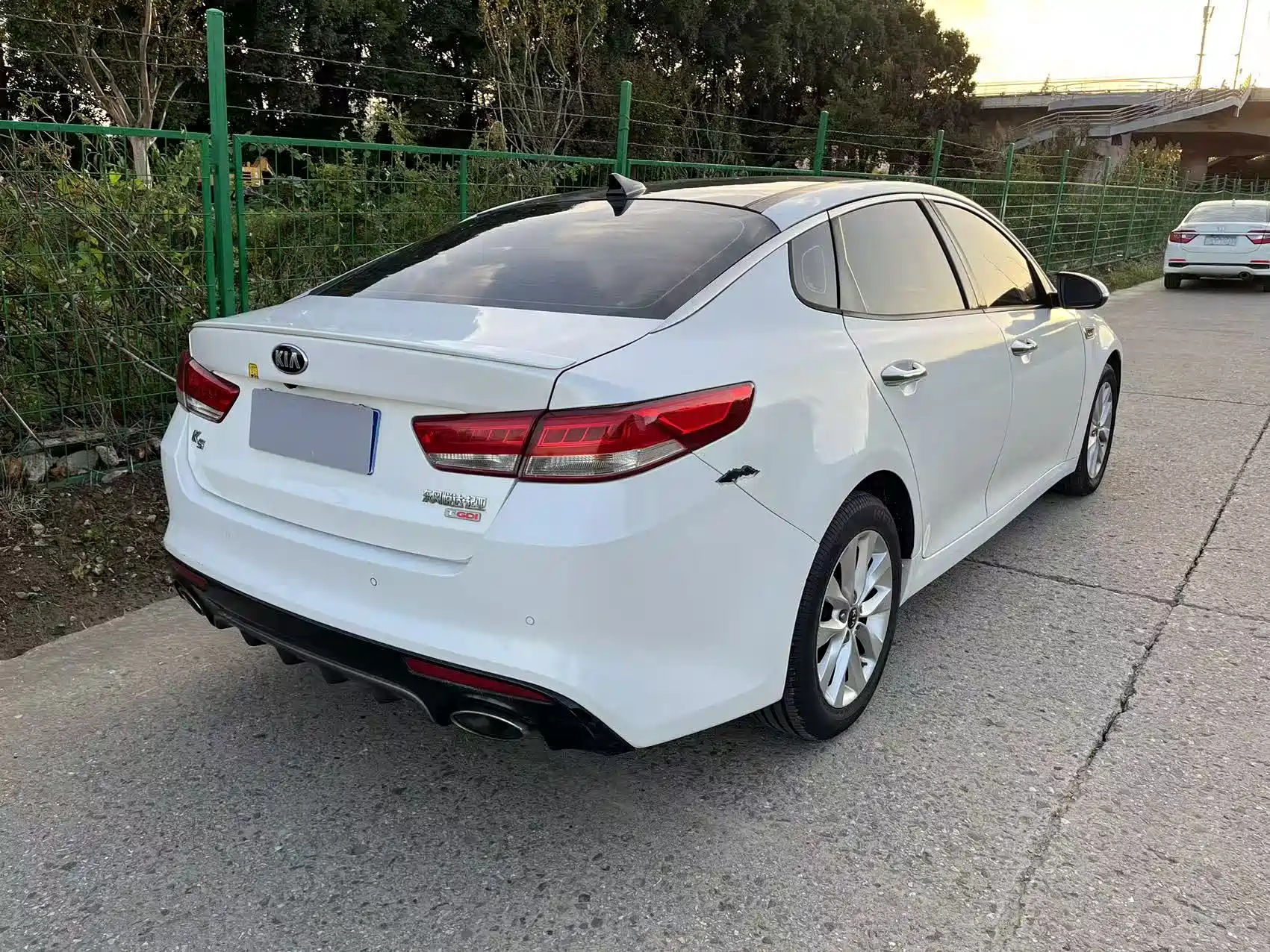 Photo 5 - Kia K5