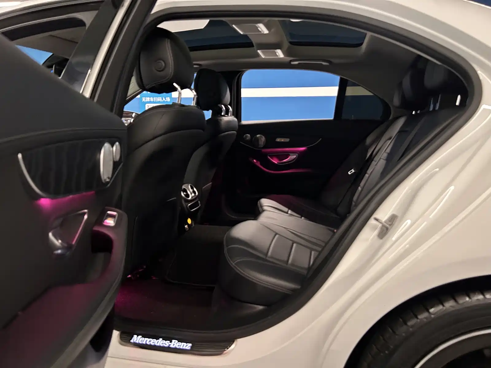 Фото 8 - Mercedes-Benz C-Class