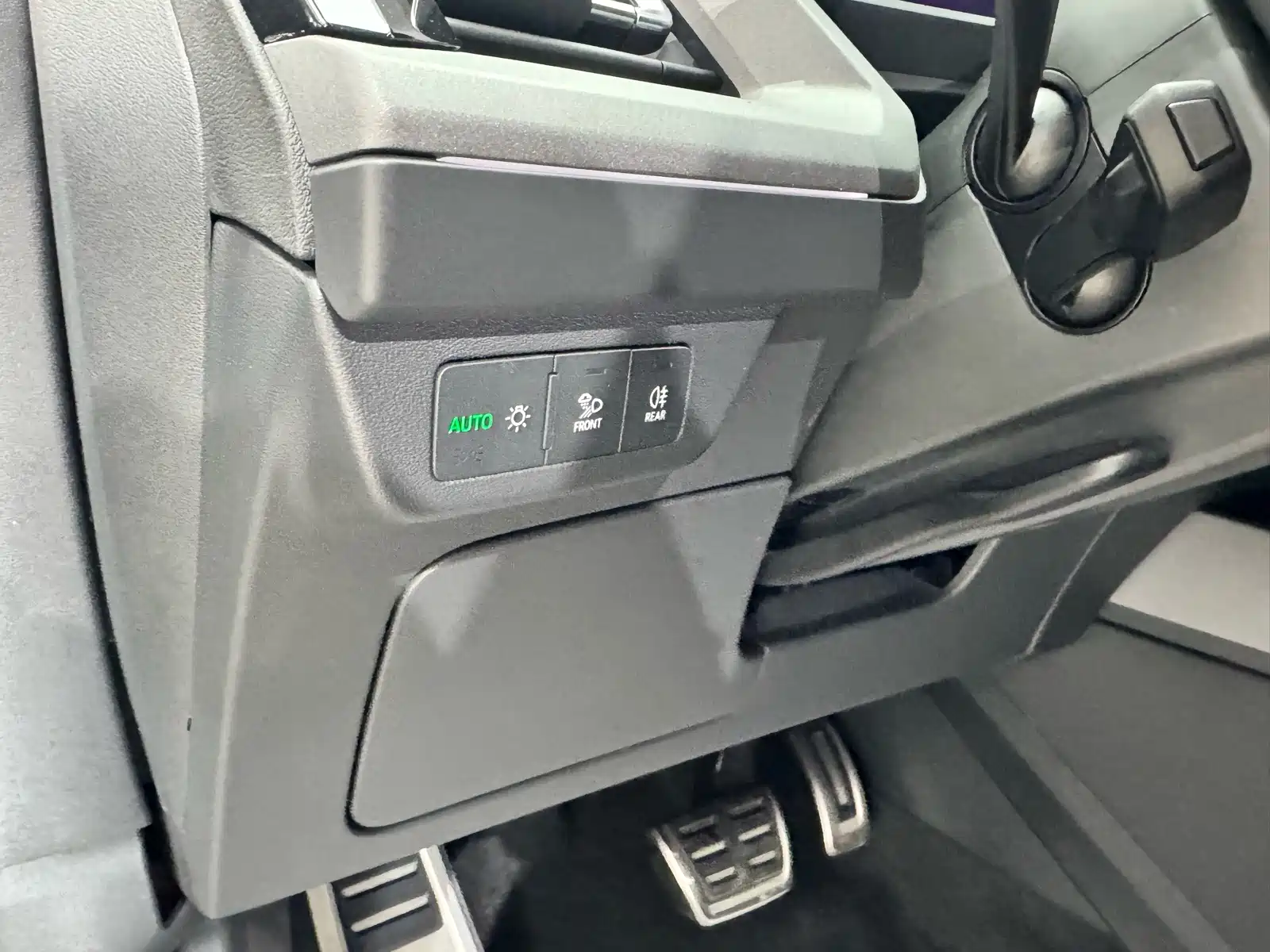 Фото 16 - Audi Q5 e-tron