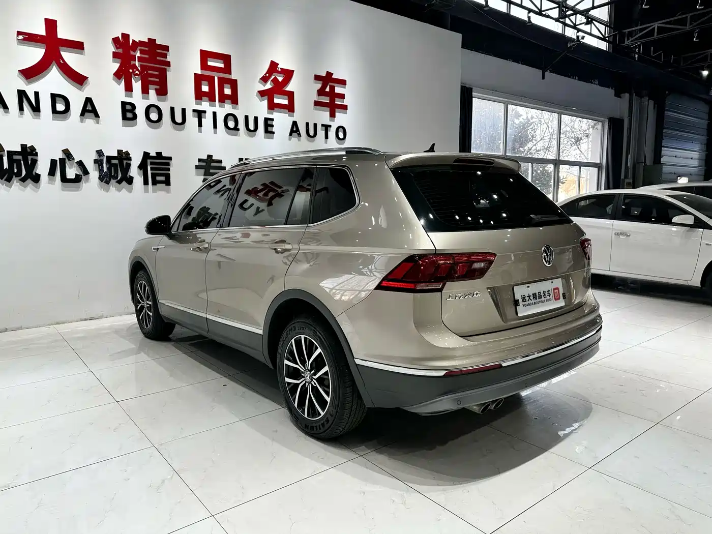 Volkswagen Tiguan L 2018 Facelift 330TSI Automatic 2WD Luxury Edition фото 17