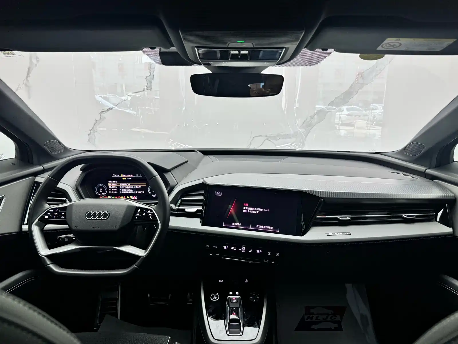 Фото 9 - Audi Q5 e-tron