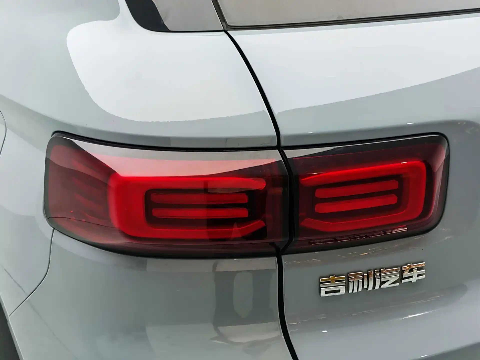 Фото 17 - Geely ICON