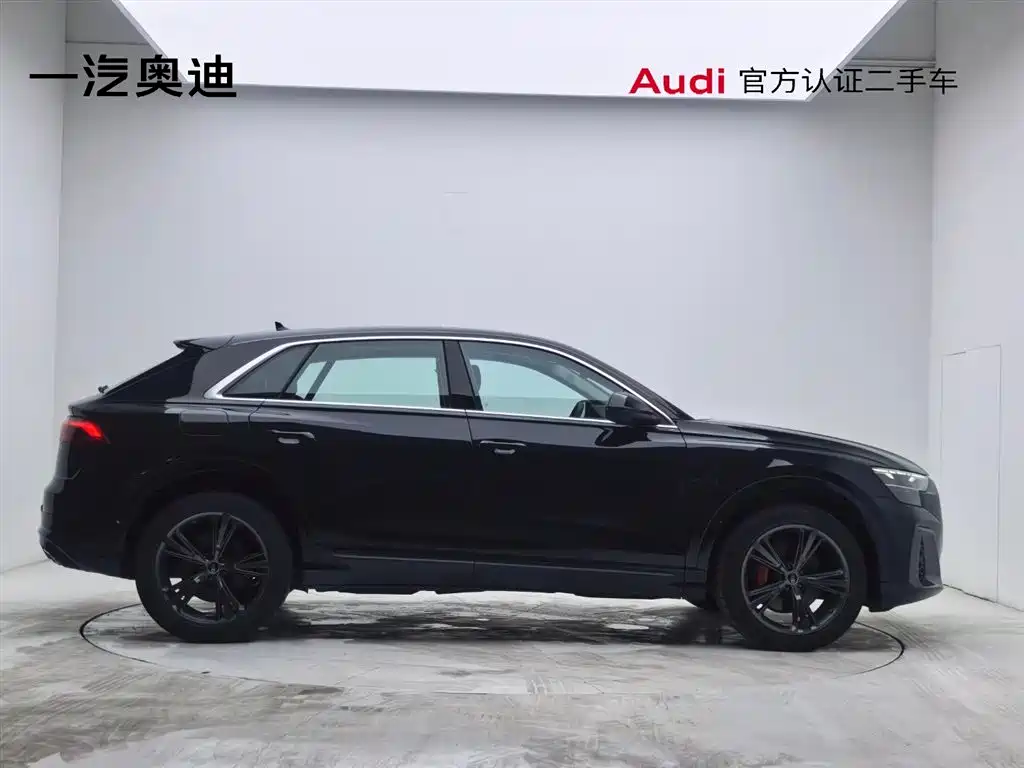Audi Q8 2024 55 TFSI Luxury Sport фото 3
