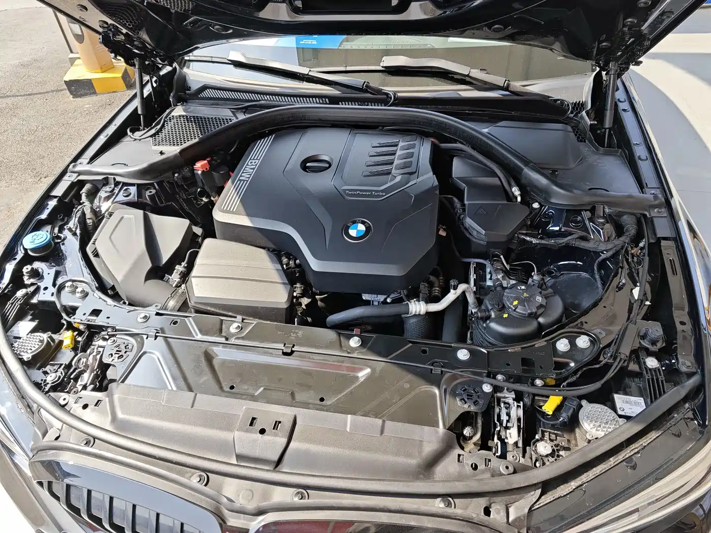 BMW 3 Series 2021 325i M Sport Night Edition фото 10