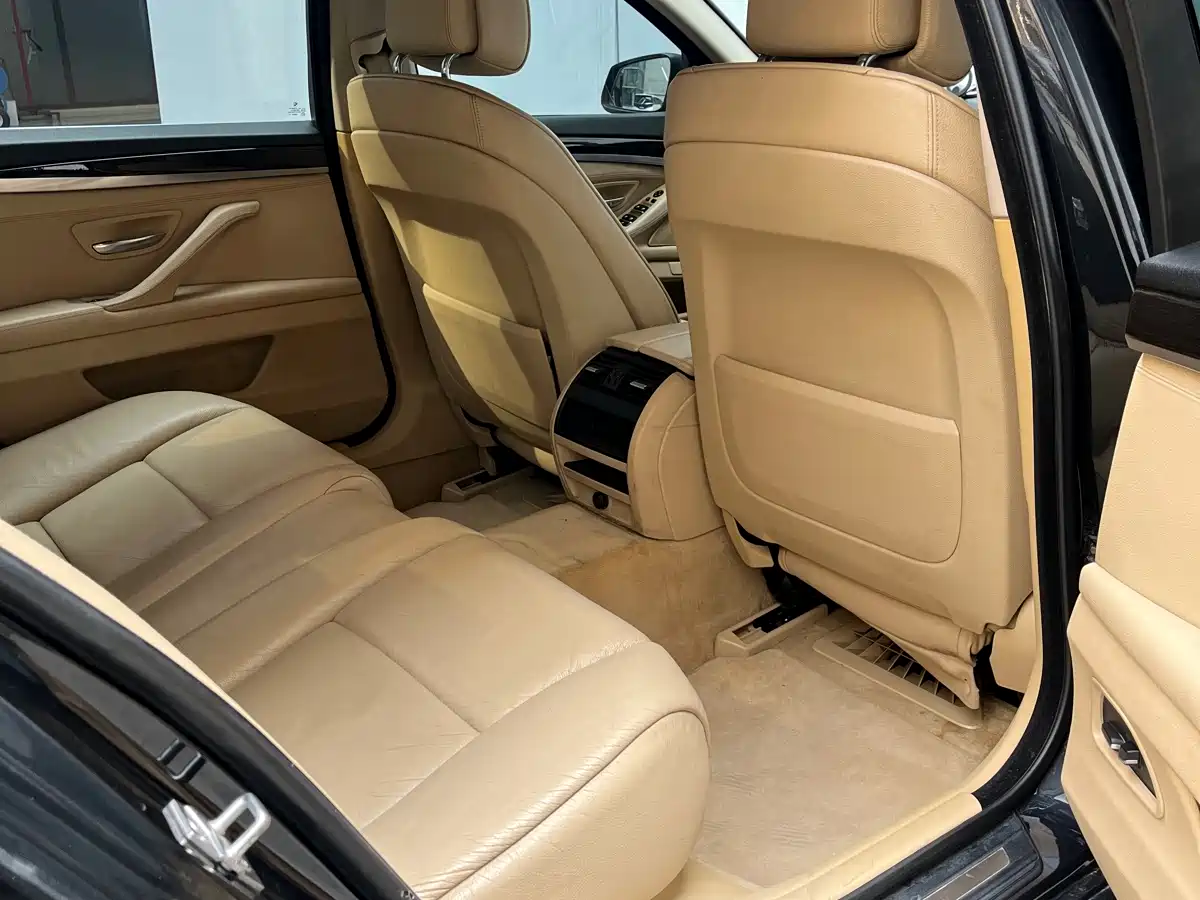 BMW 5 Series 2012 530Li Luxury фото 12