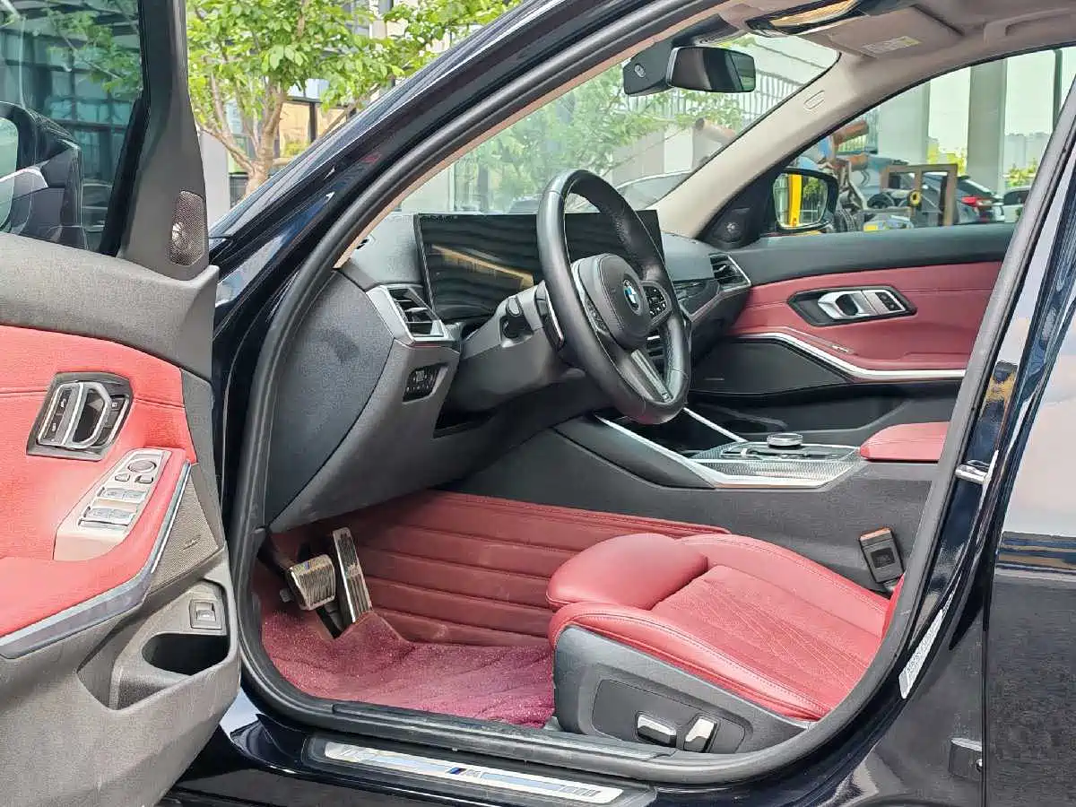 BMW 3 Series 2023 325Li M Sport Black Night Package фото 9