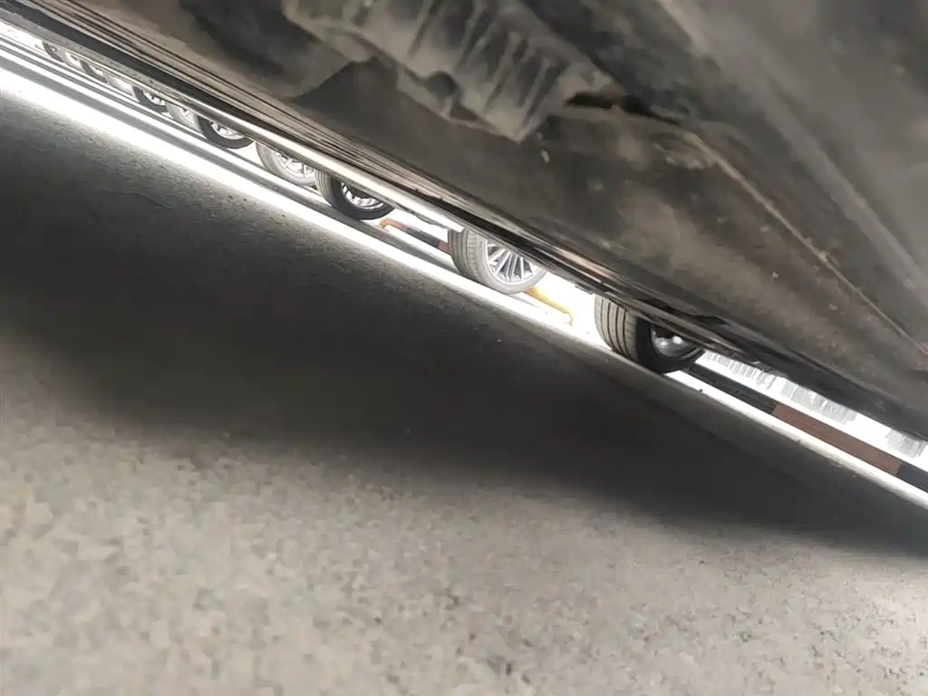 BMW 5 Series 2025 530Li Premium M Sport Package фото 8