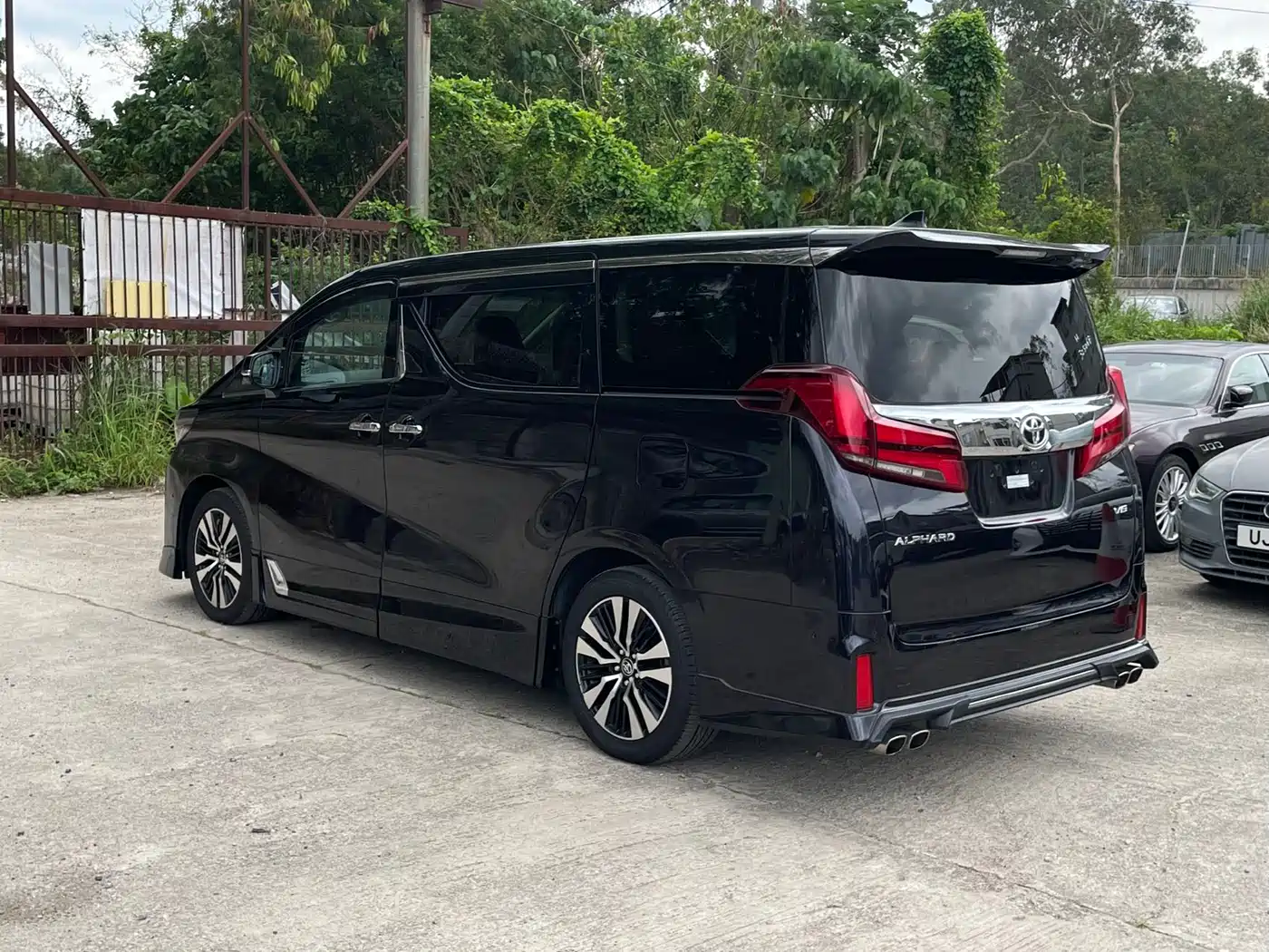 Toyota Alphard 2018 Facelift 3.5L Luxury Edition фото 4