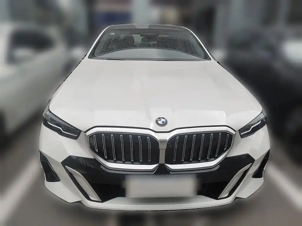BMW 5 Series 2025 530Li Premium M Sport Package фото 5