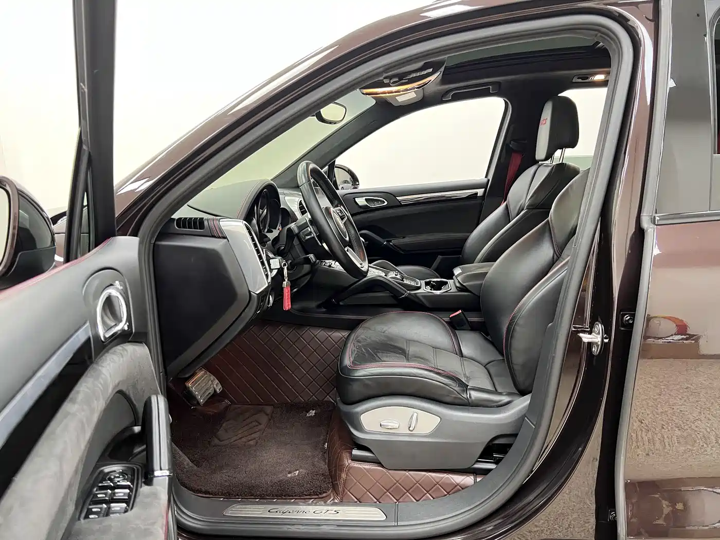 Porsche Cayenne 2015 Cayenne GTS 3.6T фото 16