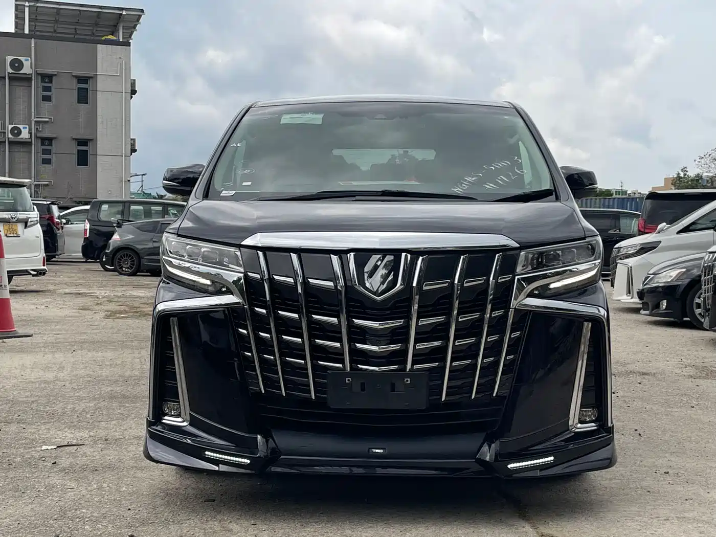Toyota Alphard 2018 Facelift 3.5L Luxury Edition фото 2