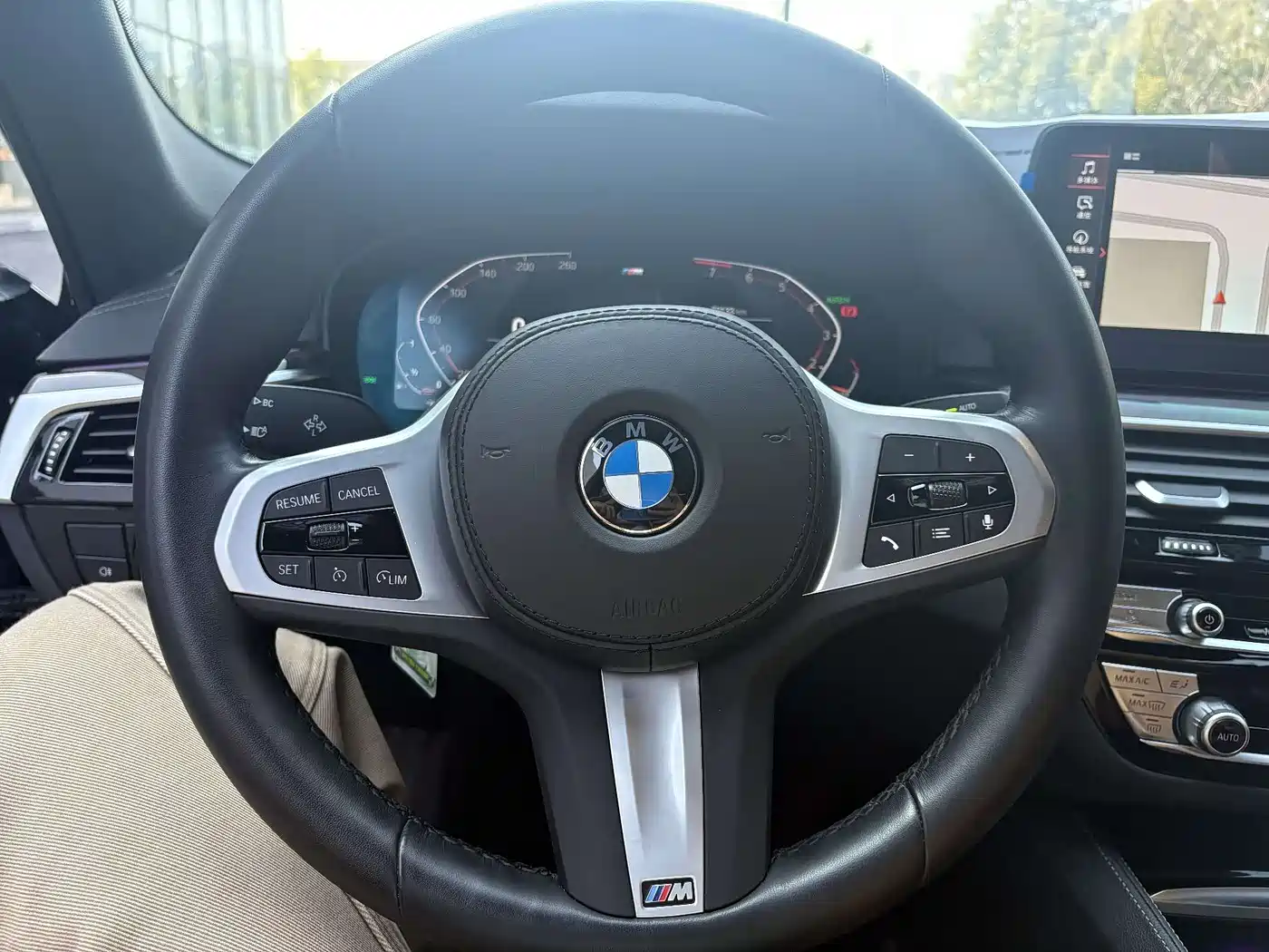 BMW 5 Series 2021 525Li M Sport Package фото 11