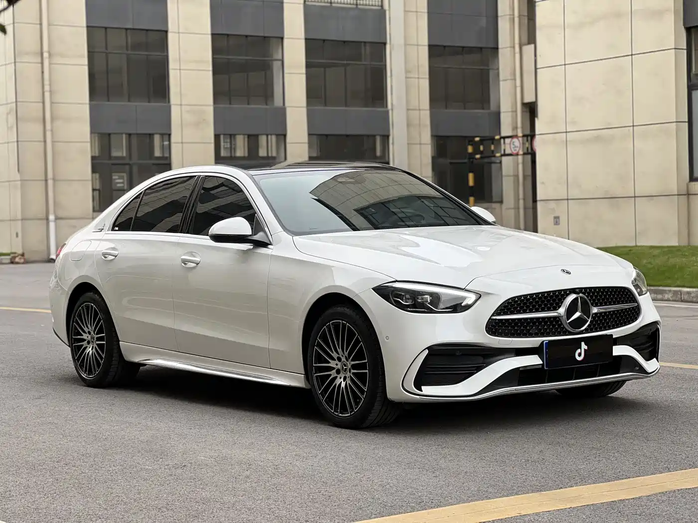 Mercedes-Benz C-Class 2022 C 260 L Sport Edition фото 3