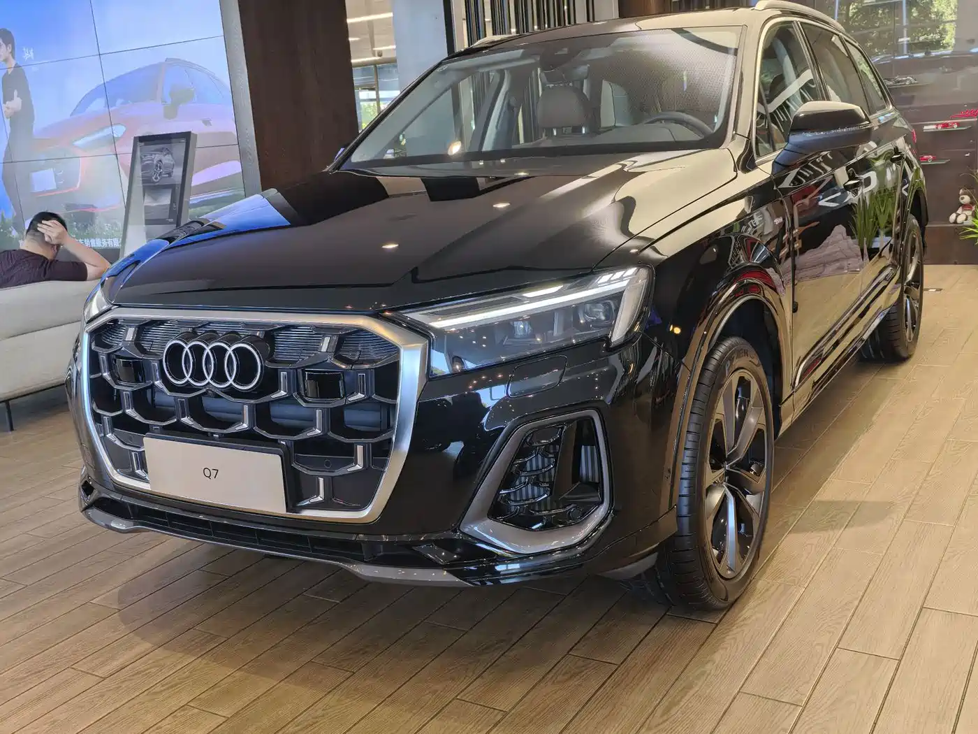 Audi Q7  — пригон из Китая