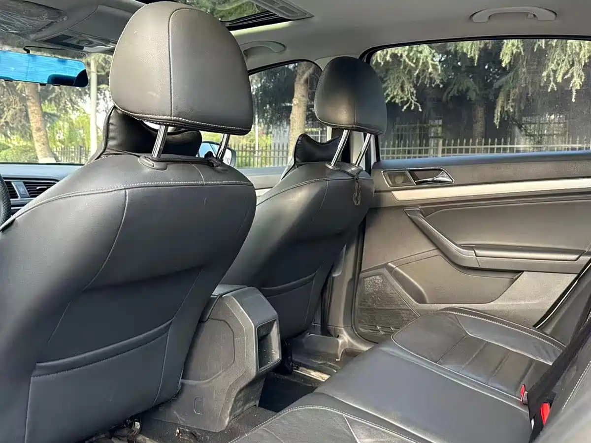 Volkswagen Lavida 2017 1.6L Manual Comfort Edition фото 9