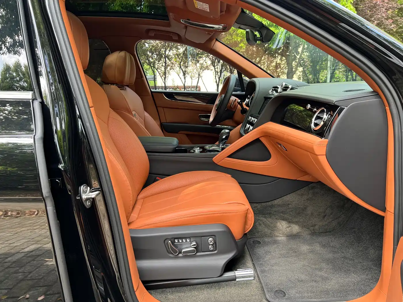 BENTLEY TIM YUE