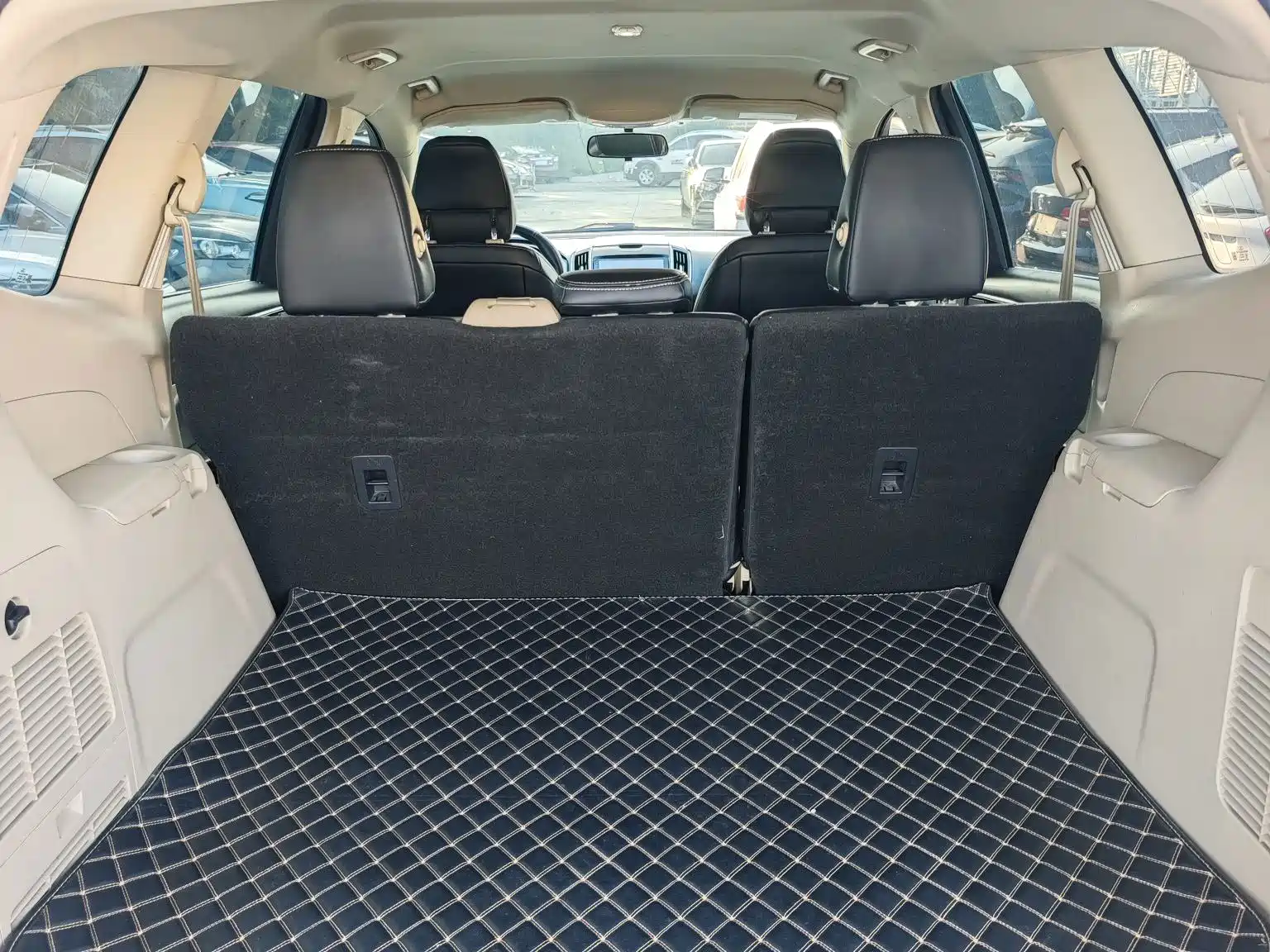 Фото 10 - Ford Edge