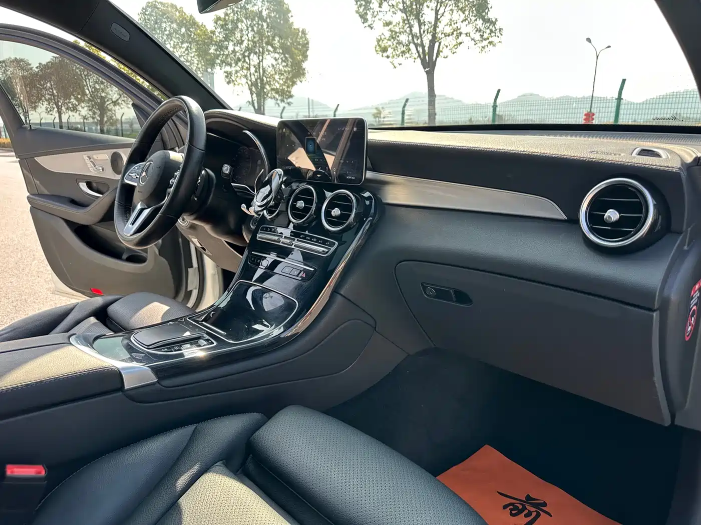 Mercedes-Benz GLC Coupe 2021 GLC 260 4MATIC Coupe SUV фото 9