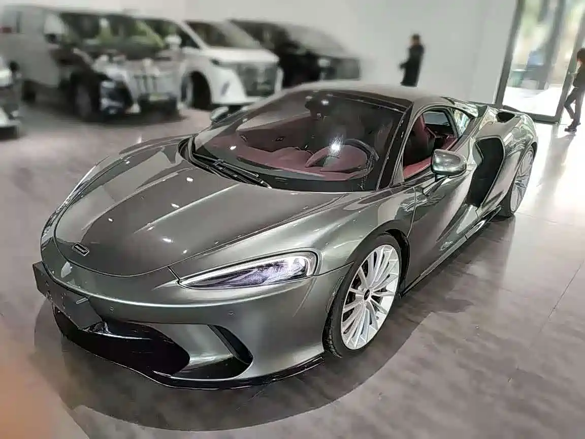 MCLAREN GT