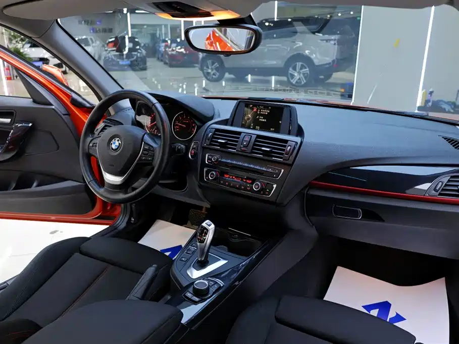 BMW 1 Series (Import) 2013 Facelift 118i Sport Model фото 19