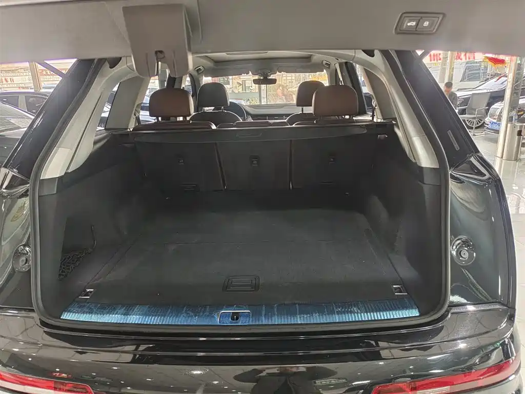 Audi Q7 2018 45 TFSI Technology фото 19