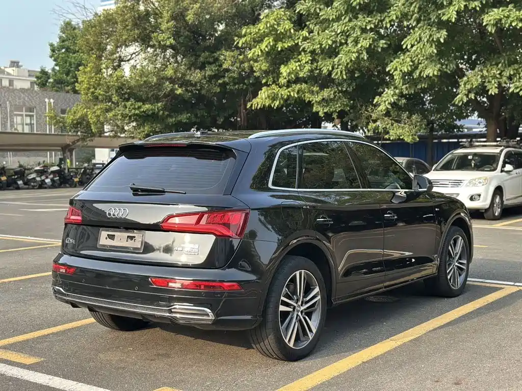 Photo 6 - Audi Q5L