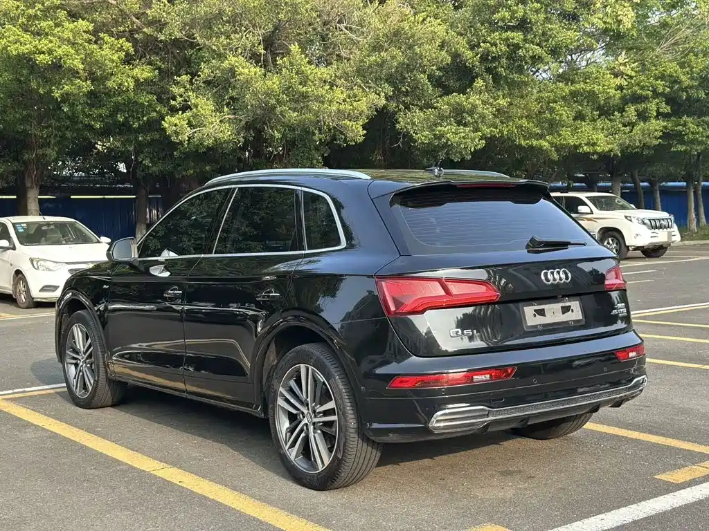 Photo 4 - Audi Q5L