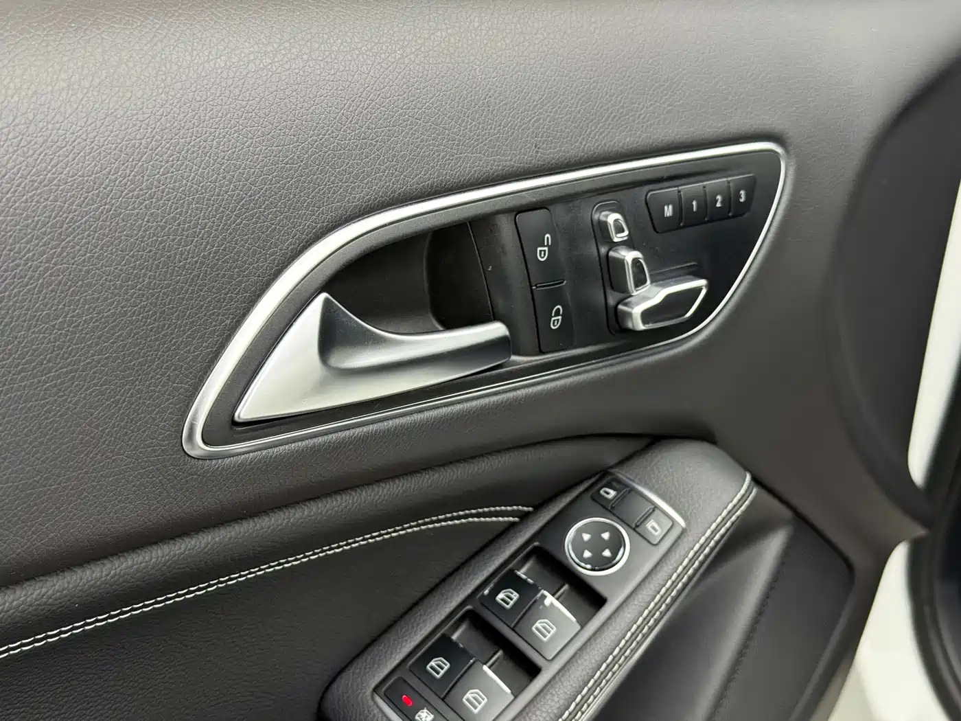 Mercedes-Benz GLA 2018 GLA 200 Dynamic фото 5