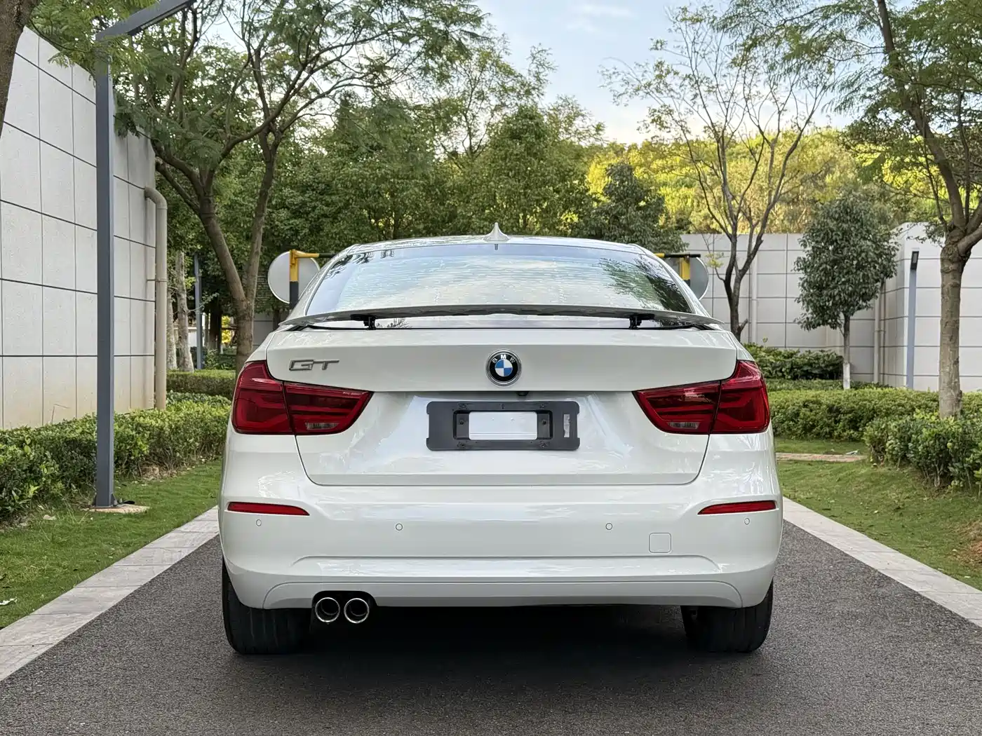 BMW 3 Series GT 2018 320i Fashion фото 5