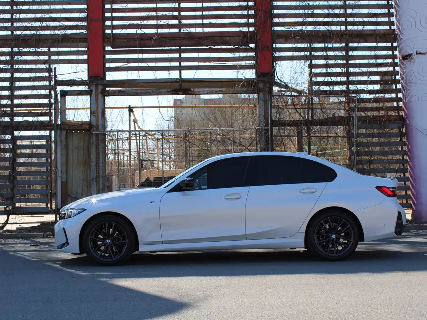 BMW 3 Series 2024 325i M Sport Shadowline Package фото 4