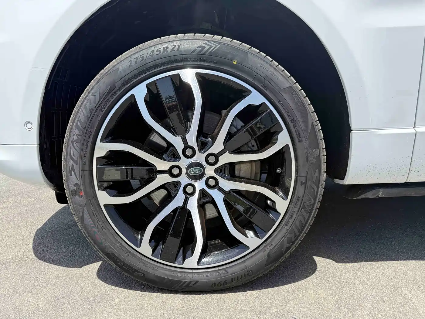 Land Rover Range Rover Sport 2021 3.0 L6 Gloss Black Edition фото 9